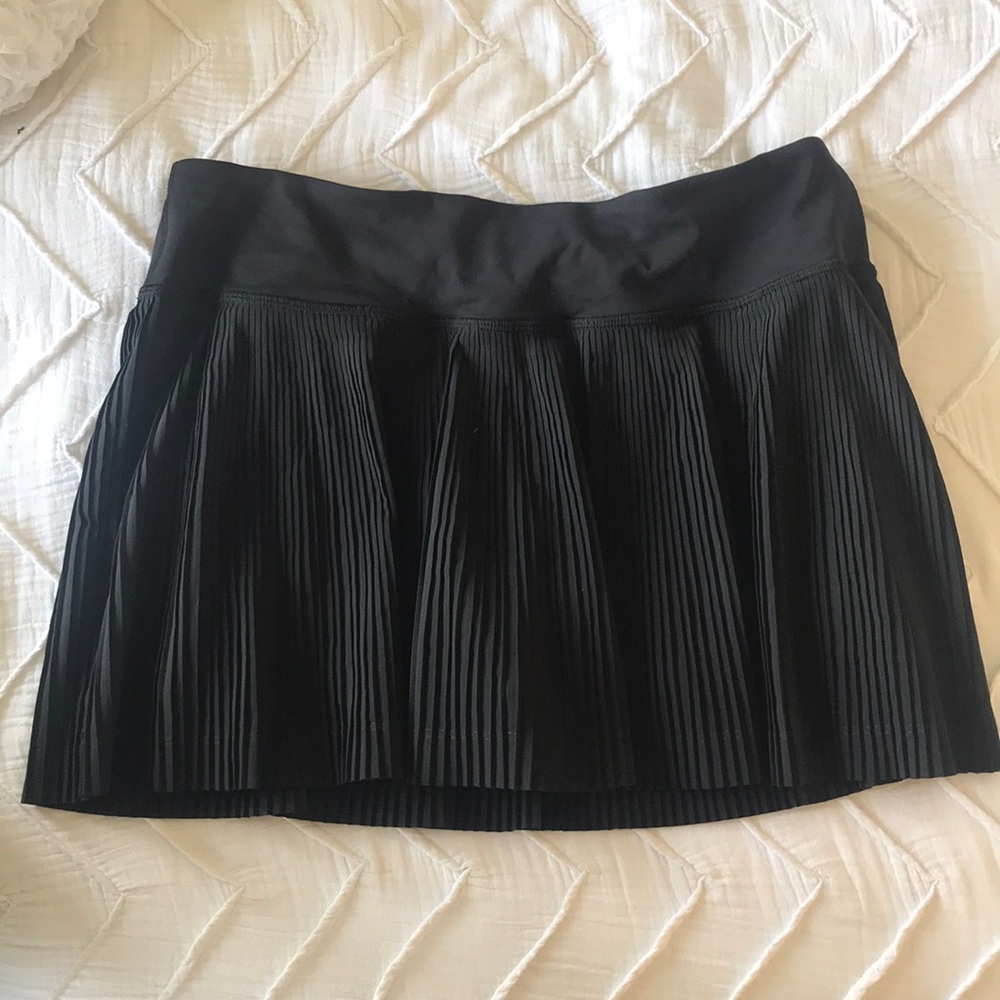 SUPER CUTE LULULEMON TENNIS SKIRT